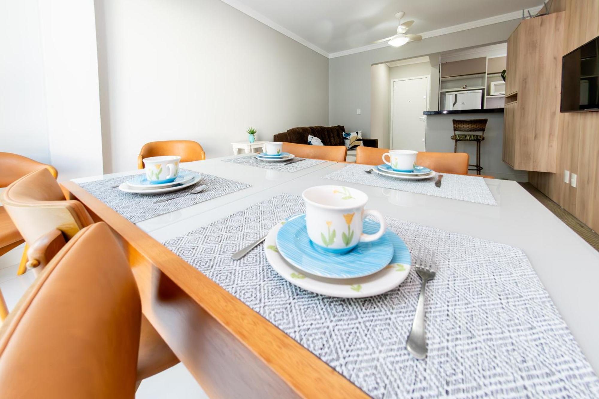 Apartamento A 1 Quadra Do Mar Em Bs1841 *
